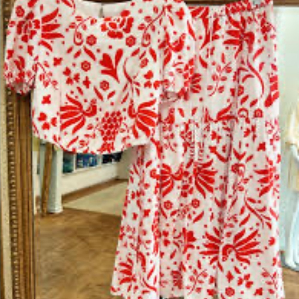 Cupcakes & Cashmere Crop Top and Skirt set Size Small Red and White - Picture 4 of 11
